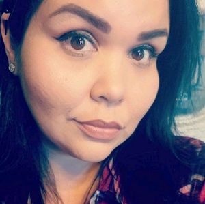 Meet your Posher, Elva